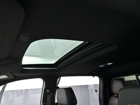 Used 2026 Chevrolet Silverado 3500 High Country w/ Technology Package image 28