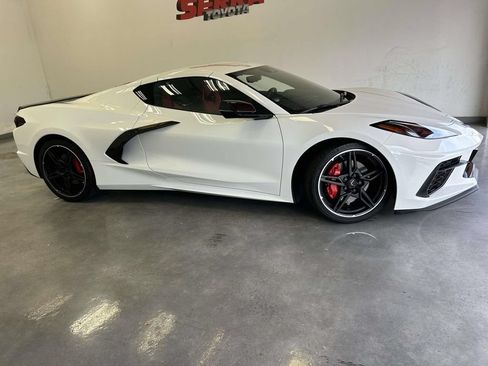 Used 2024 Chevrolet Corvette Stingray Preferred Cpe w/ 2LT RWD image 2