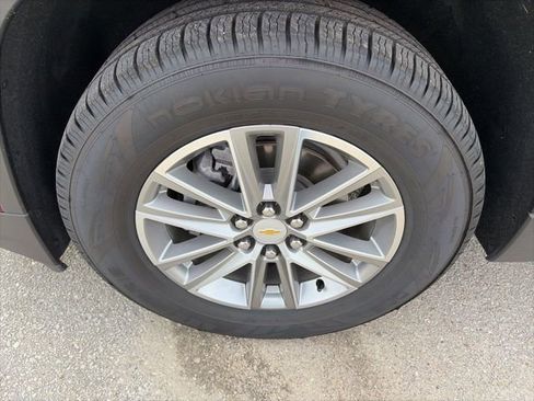 Used 2023 Chevrolet Traverse LT image 10