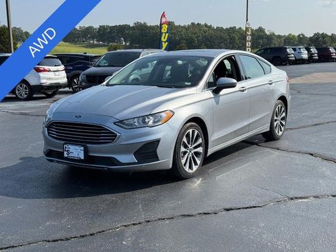 Used 2020 Ford Fusion SE image 9