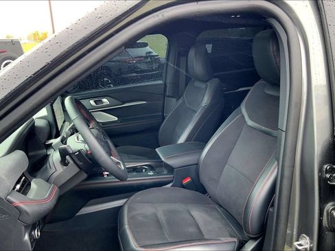 Used 2025 Ford Explorer ST w/ Sun And Sound Package AWD/4WD image 9