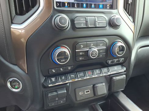 Used 2023 Chevrolet Silverado 2500 High Country w/ LPO, Hitch Package AWD/4WD image 12