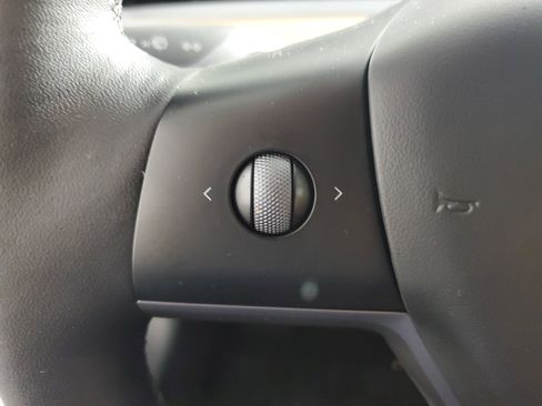 Used 2023 Tesla Model 3 Standard Range image 22