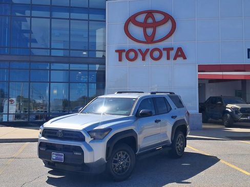 Used 2026 Toyota 4Runner SR5 AWD/4WD image 1