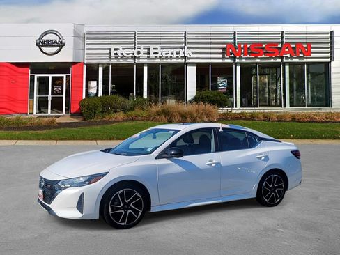 Used 2024 Nissan Sentra SR w/ SR Premium Package FWD image 5