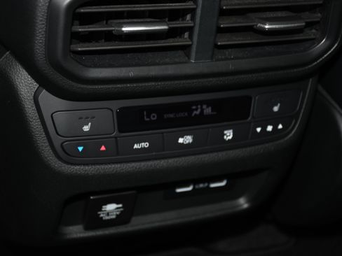 Used 2023 Honda Pilot Elite image 18