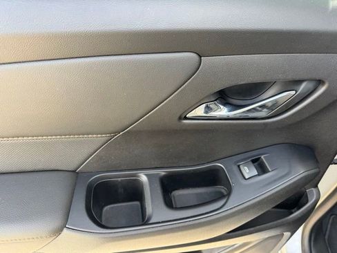 Used 2019 Chevrolet Traverse Premier image 17