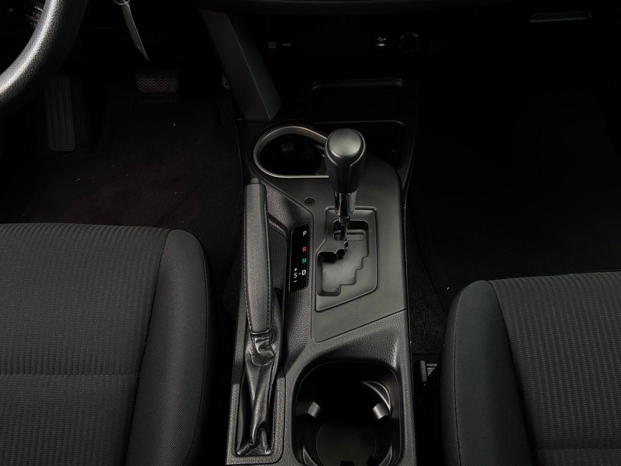 Used 2017 Toyota RAV4 LE FWD image 14
