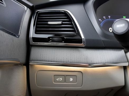 Certified 2025 Volvo XC90 T8 Plus w/ Protection Package Premier image 26