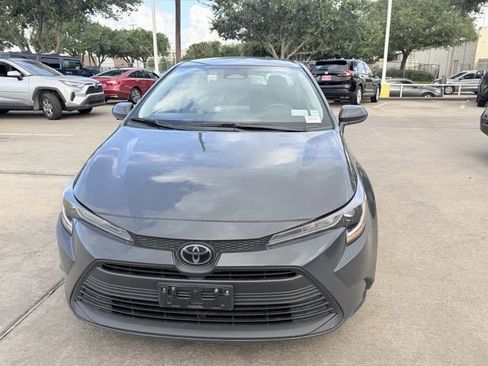 Used 2023 Toyota Corolla LE FWD image 2
