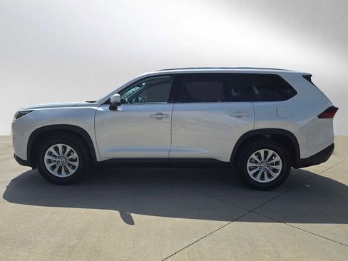 Certified 2025 Toyota Grand Highlander FWD image 6