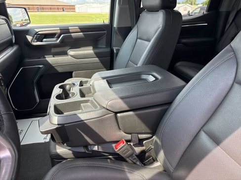 Used 2025 GMC Sierra 1500 SLT AWD/4WD image 13