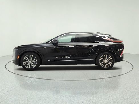 Used 2024 Cadillac Lyriq Luxury RWD image 8