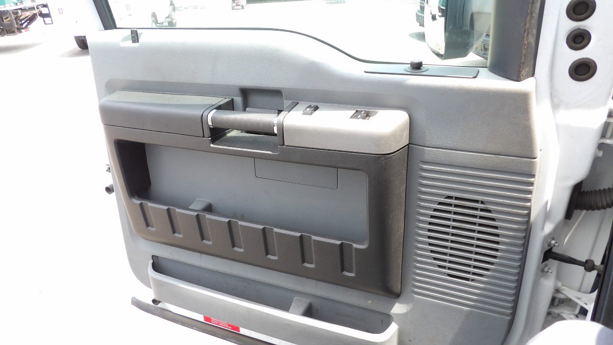 Used 2016 Ford F750 2WD Regular Cab Super Duty image 15