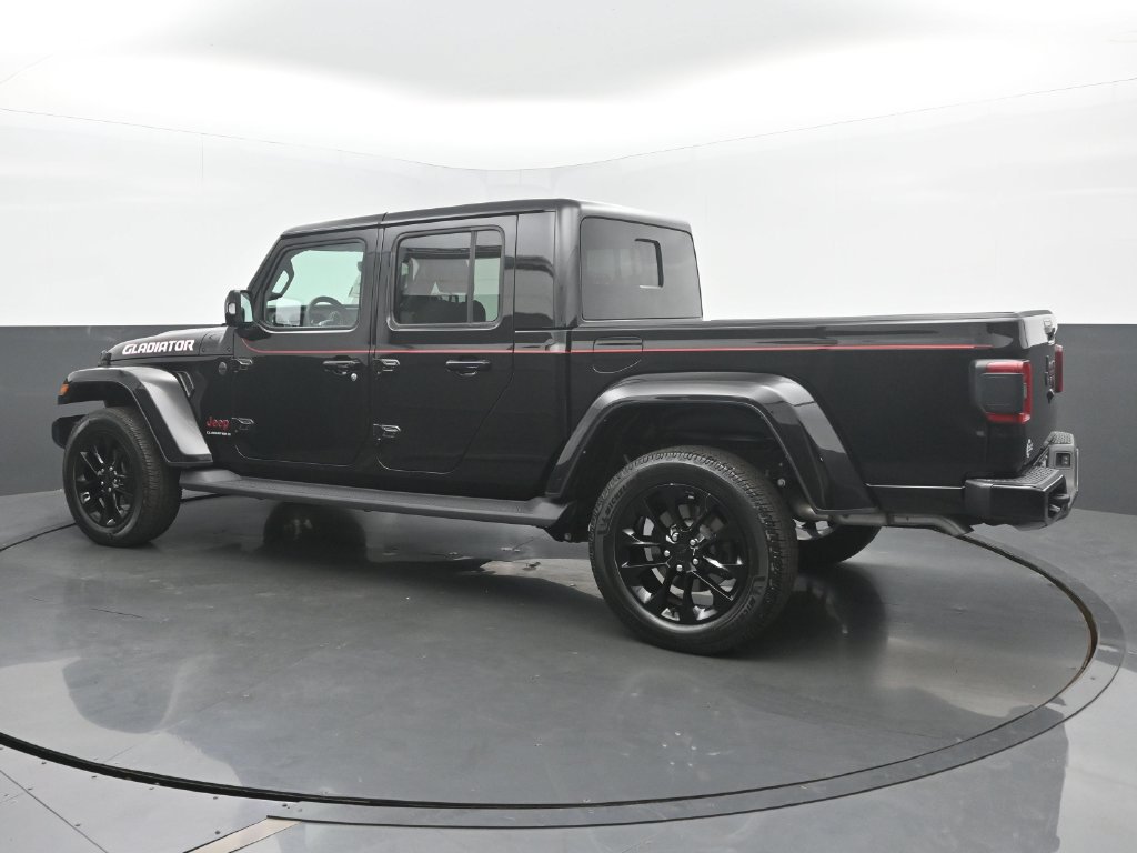 Used 2023 Jeep Gladiator Overland AWD/4WD image 3