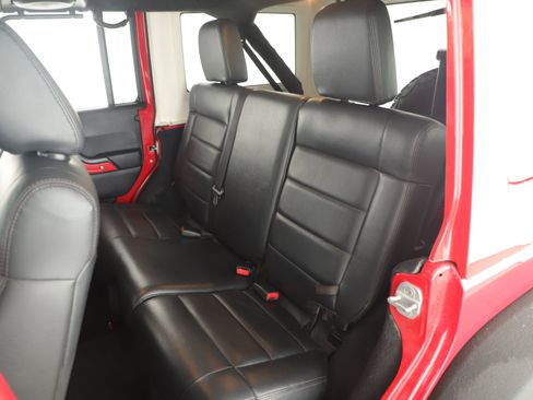 Used 2012 Jeep Wrangler Unlimited Sahara w/ Connectivity Group image 20