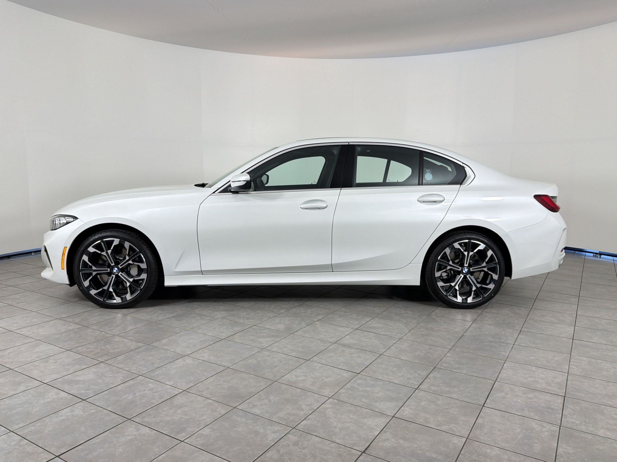 Used 2026 BMW 330i Sedan w/ Premium Package RWD image 2