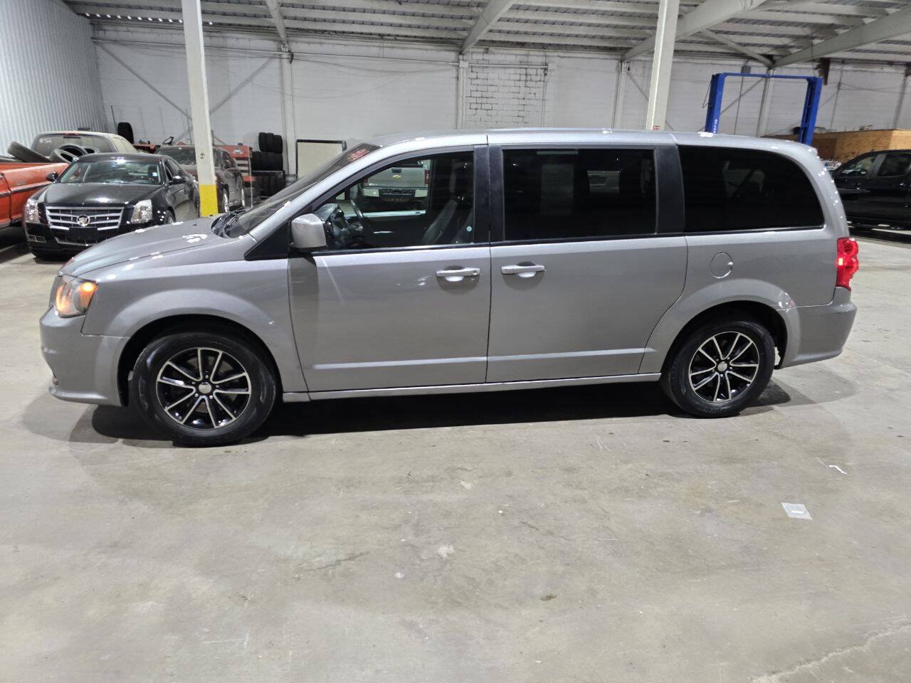 Used 2018 Dodge Grand Caravan GT FWD image 4
