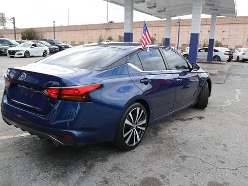 Used 2020 Nissan Altima 2.5 SR FWD image 3