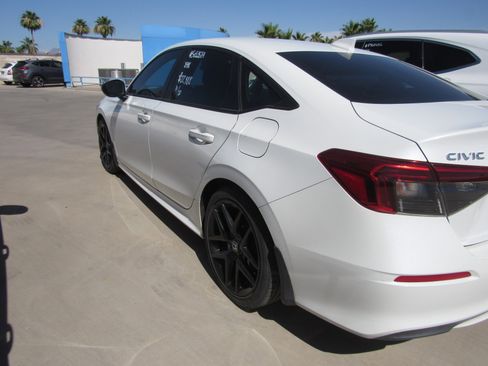 Used 2022 Honda Civic Sport image 4