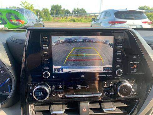 Used 2020 Toyota Highlander Limited AWD/4WD image 22