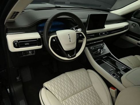 Certified 2023 Lincoln Aviator Black Label AWD/4WD image 9
