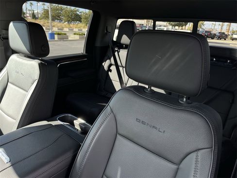 Used 2025 GMC Sierra 2500 Denali w/ Technology Package image 20
