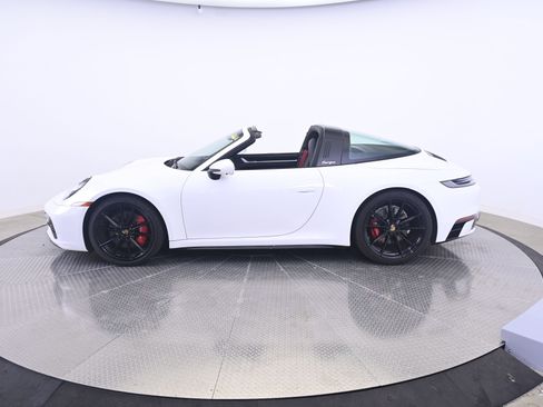 Certified 2024 Porsche 911 Targa 4S AWD/4WD image 2