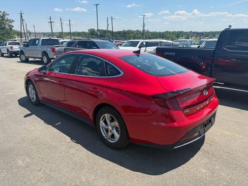 Used 2021 Hyundai Sonata SE w/ Cargo Package FWD image 2