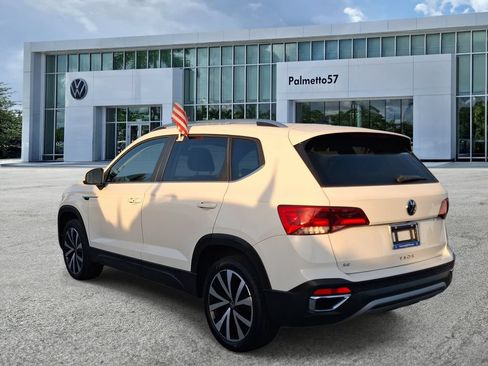 Certified 2024 Volkswagen Taos SE FWD image 4