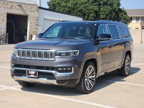 Used 2024 Jeep Grand Wagoneer L Series III AWD/4WD image 12