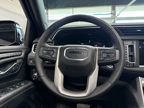 Used 2024 GMC Yukon XL Denali image 18