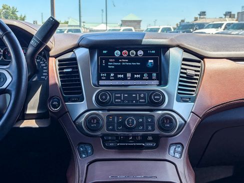 Used 2018 Chevrolet Suburban Premier RWD image 12