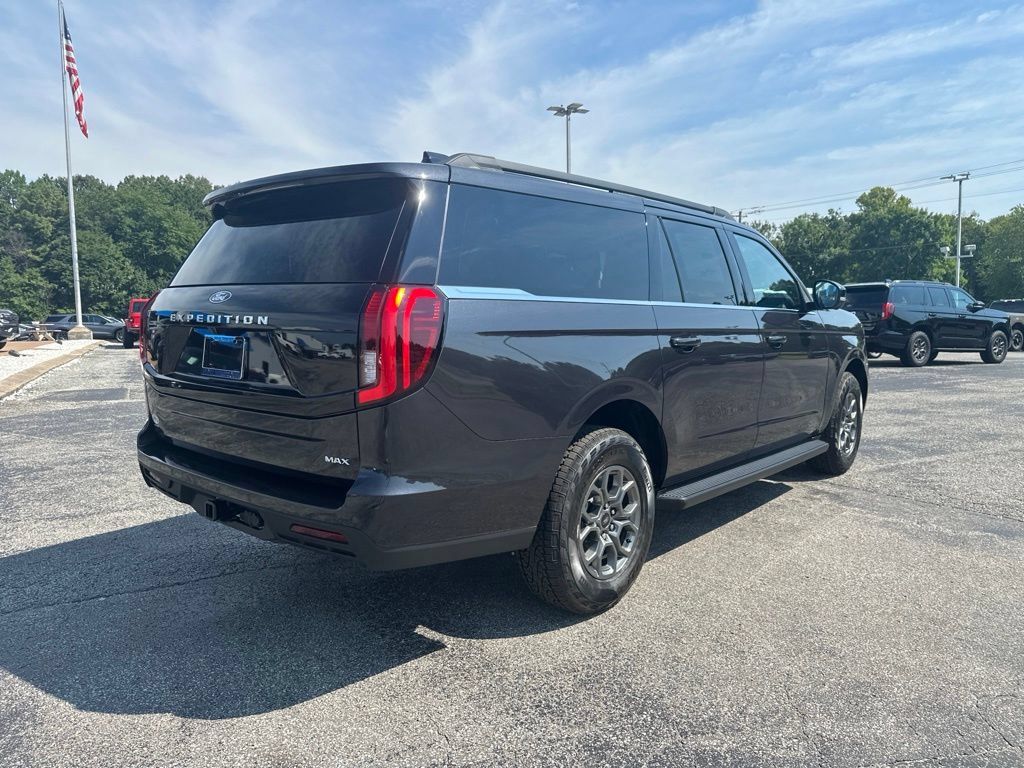 New 2027 Ford Expedition Max Active RWD image 3