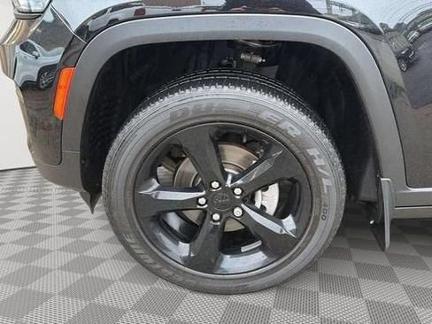 Used 2023 Jeep Grand Cherokee Altitude AWD/4WD image 14
