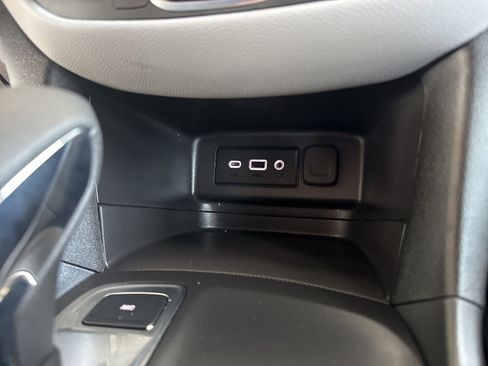 Used 2024 Chevrolet Equinox LS w/ LS Convenience Package image 28