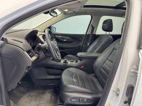 Used 2023 GMC Terrain Denali w/ Denali Premium Package image 17