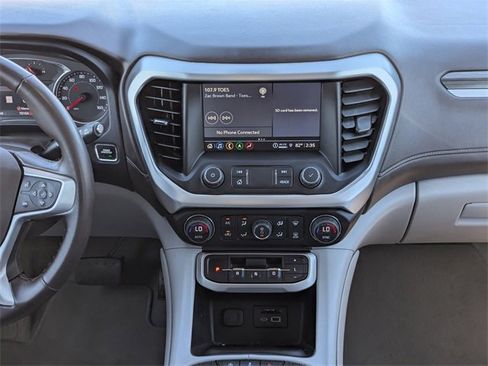 Used 2023 GMC Acadia SLT image 16