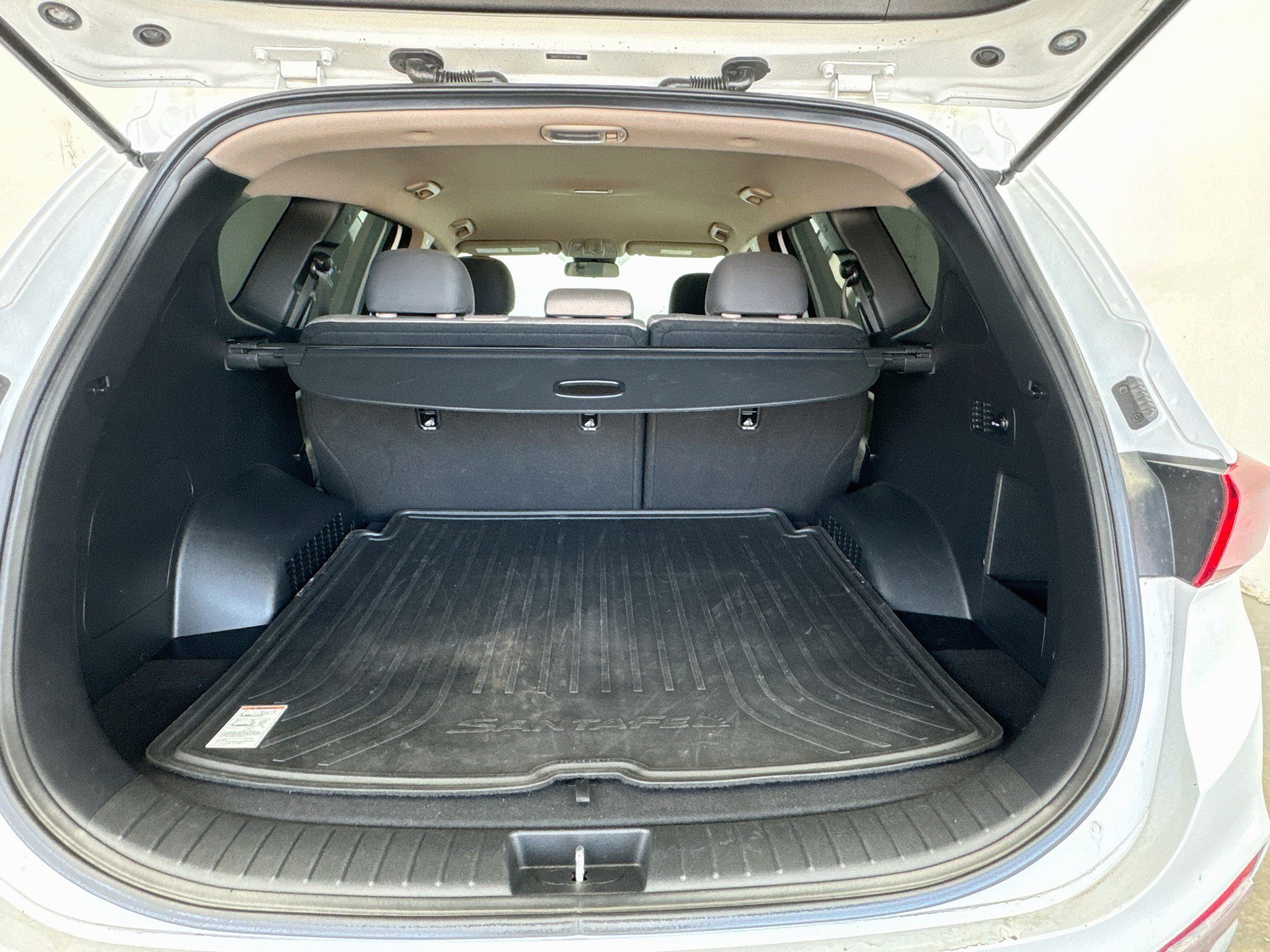 Used 2019 Hyundai Santa Fe SE FWD image 17