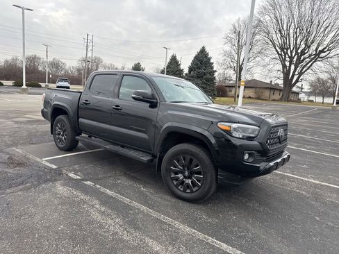 Used 2023 Toyota Tacoma Limited image 4