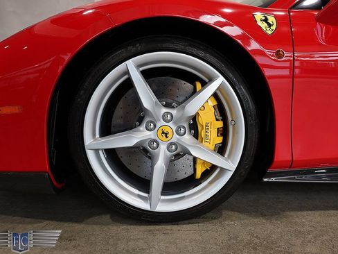 Used 2018 Ferrari 488 GTB RWD image 41