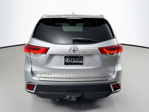Used 2019 Toyota Highlander Limited Platinum AWD/4WD image 6