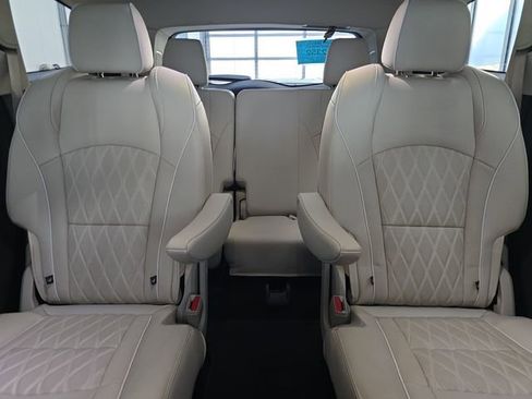 Used 2023 Buick Enclave Avenir w/ Avenir Technology Package image 40