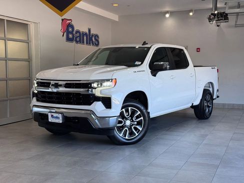 Certified 2022 Chevrolet Silverado 1500 LT image 2