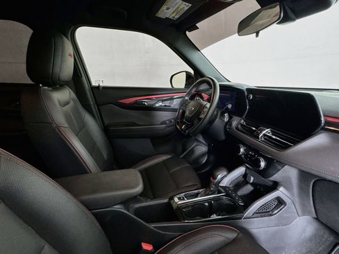 Used 2025 Chevrolet TrailBlazer RS w/ Driver Confidence Package FWD image 27