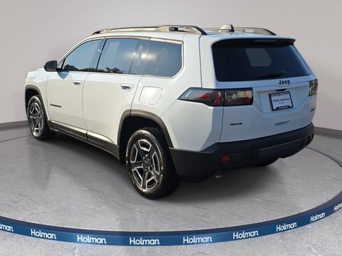 Used 2026 Jeep Cherokee Laredo AWD/4WD image 8