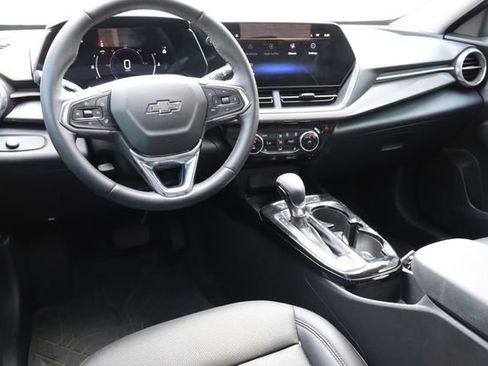 Used 2025 Chevrolet Trax ACTIV w/ Driver Confidence Package FWD image 4