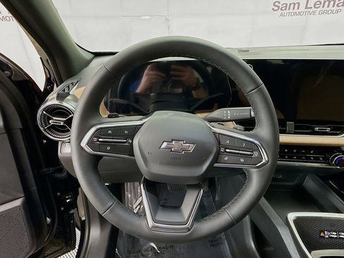 New 2026 Chevrolet Equinox ACTIV AWD/4WD image 11