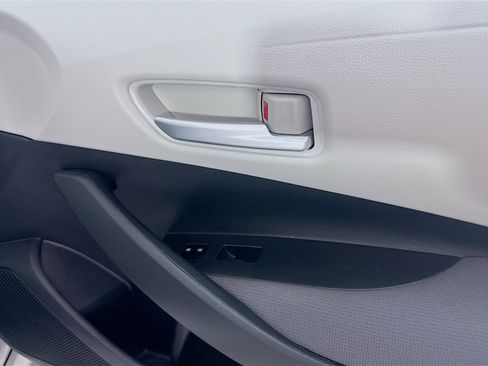 Used 2020 Toyota Corolla LE FWD image 30