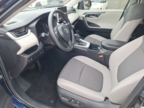 Used 2025 Toyota RAV4 XLE w/ Convenience Package FWD image 15